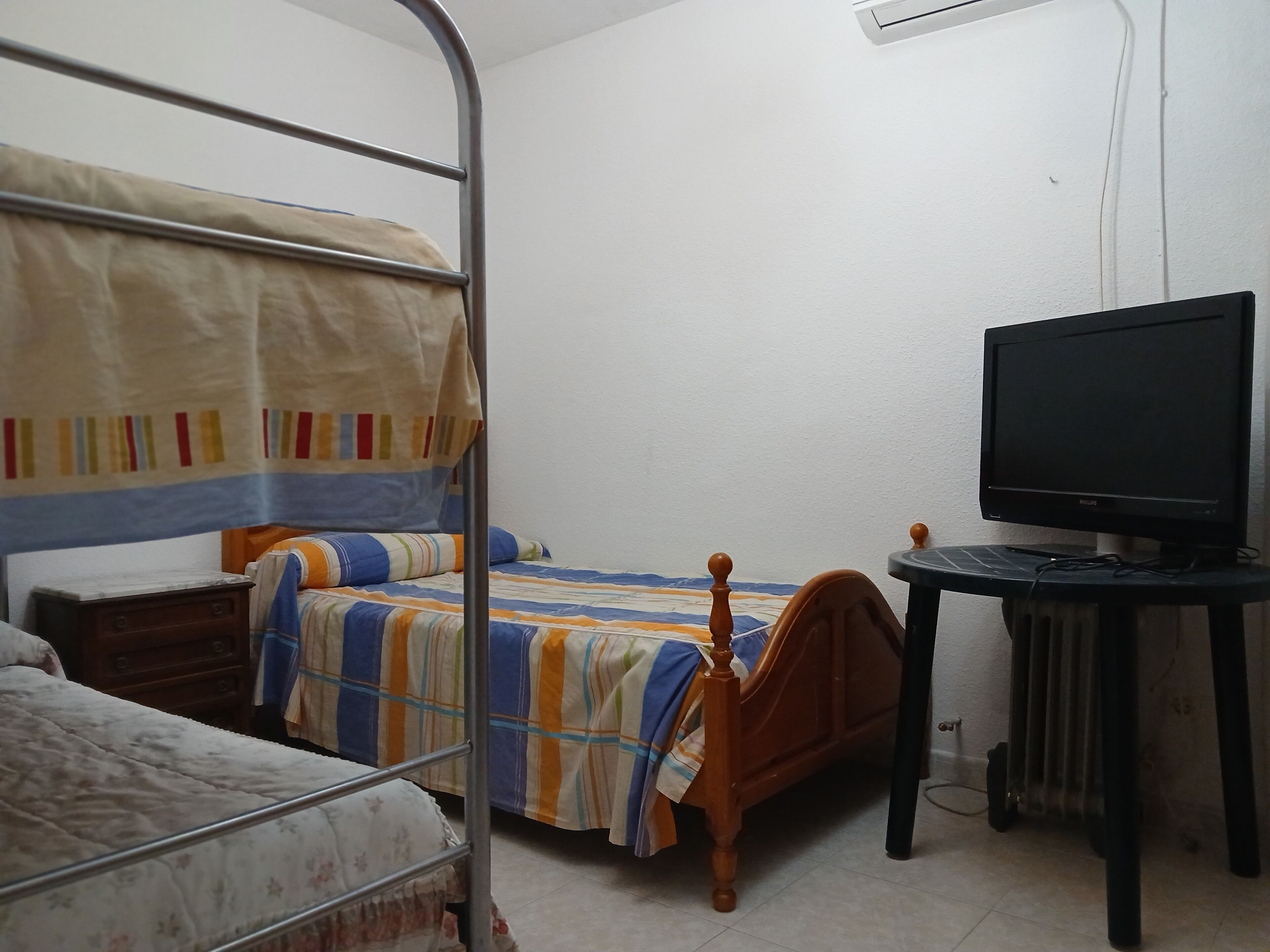 Photo - Room in Guest room - Double Bunk Room Toledo