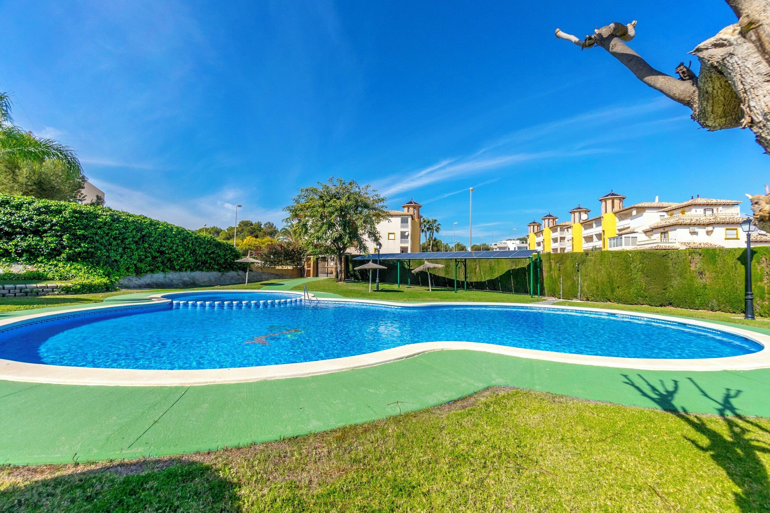 Apartament, 2 dormitoris, fumadors, pati | Piscina | Piscina a l'aire lliure 
