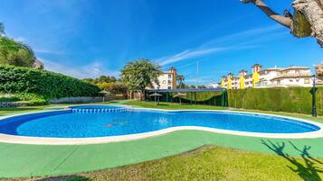 Apartament, 2 dormitoris, fumadors, pati | Piscina | Piscina a l'aire lliure