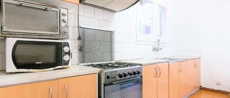 Dormitorio condiviso, 1 camera da letto, terrazzo, vista città | Interni