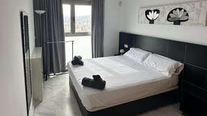 Lägenhet - 2 sovrum - balkong - utsikt mot staden