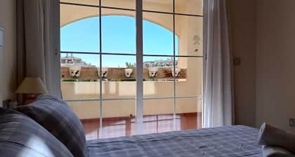 Lovely 2 Bedroom, 2 Bathroom Apartment With Pool