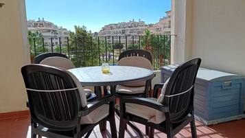 Apartment, 2 Bedrooms, Accessible, Smoking | Outdoor dining