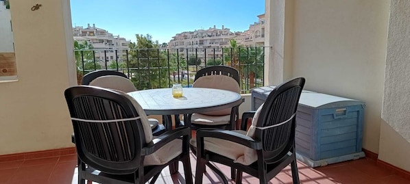 Apartment, 2 Bedrooms, Accessible, Smoking | Outdoor dining