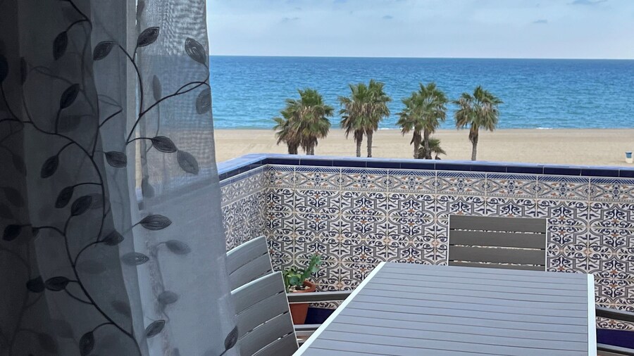 Two Bedroom Apartment on Front Line Of The Beach