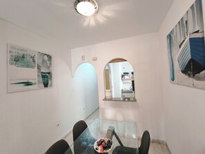 Apartment, 2 Bedrooms, Smoking, Balcony | Dining room - Apartment In The Heart Of Torrevieja (Torrevieja)