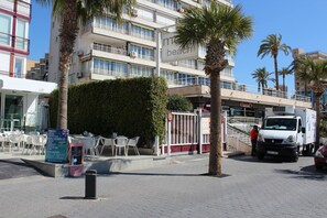 Leilighet, 2 soverom, tilgjengelighetstilpasset, balkong | Utendørsservering