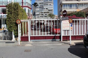 Apartment, 2 Bedrooms, Accessible, Balcony | Exterior - 2 Sand, Meer, Sonne, Erholung Und Spanische Küche (Benidorm)