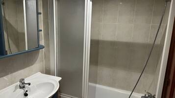 Apartemen, 4 kamar tidur, akses difabel, Boleh Merokok | Kamar mandi