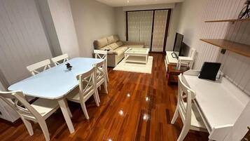 Apartment, 4 Bedrooms, Accessible, Smoking | Room amenity