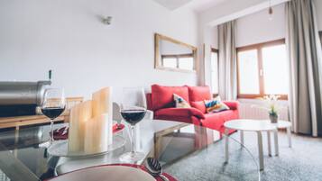 Apartamento, 2 habitaciones, vistas al jardín | Restauración