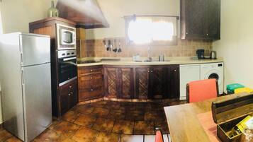 Ferienhaus, 2 Schlafzimmer, Terrasse, Gartenblick | Innenbereich