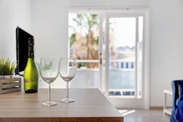 Appartement, 1 slaapkamer, balkon, uitzicht op de stad | Dineren