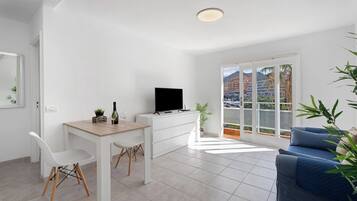Apartment, 1 Bedroom, Balcony, City View | Room amenity