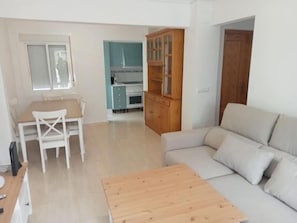 Bungalow, 2 Bedrooms, Accessible, Smoking | Living area