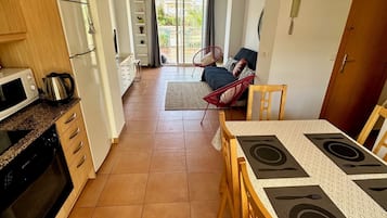 Apartment, 2 Bedrooms, Smoking | Interior