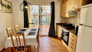 Appartement, 2 slaapkamers, roken | Dineerruimte