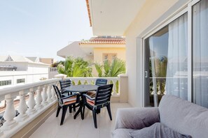 Apartment, 1 Bedroom, Balcony, Garden View | Outdoor dining
