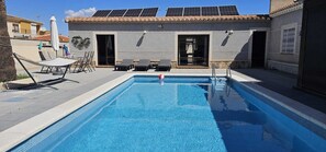 Maison, 1 chambre, fumeurs, patio | Piscine | Piscine extérieure