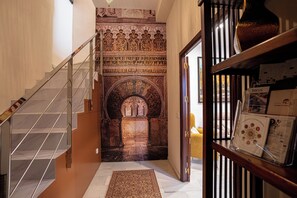 Hus - 2 sovrum - balkong | Hall