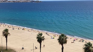 Estudio, varias habitaciones, balcón, vista a la ciudad | Playa