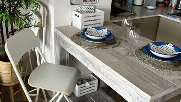 Studio, Balcony, City View | Dining