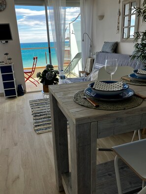 Studio, Multiple Bedrooms, Balcony, City View | Dining - Beach Studio Loft Costa Brava (Calonge)