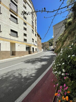 Apartment, 3 Bedrooms | Property grounds - Apartamento Vacacional en Lucena del Cid - Bajo C Ref 048 (Llucena)