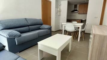 Apartamento, 3 habitaciones, vistas a la montaña | Zona de estar