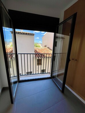Apartamento, 3 habitaciones, vistas a la montaña | Balcón