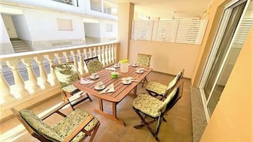 Apartment, 2 Schlafzimmer, Balkon | Speisen