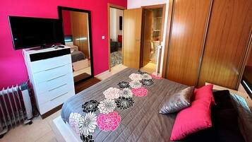 Apartamento, 2 habitaciones, balcón, vistas al mar | 3 dormitorios