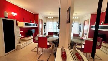 Appartement, 2 chambres, balcon, vue océan | Salle à manger