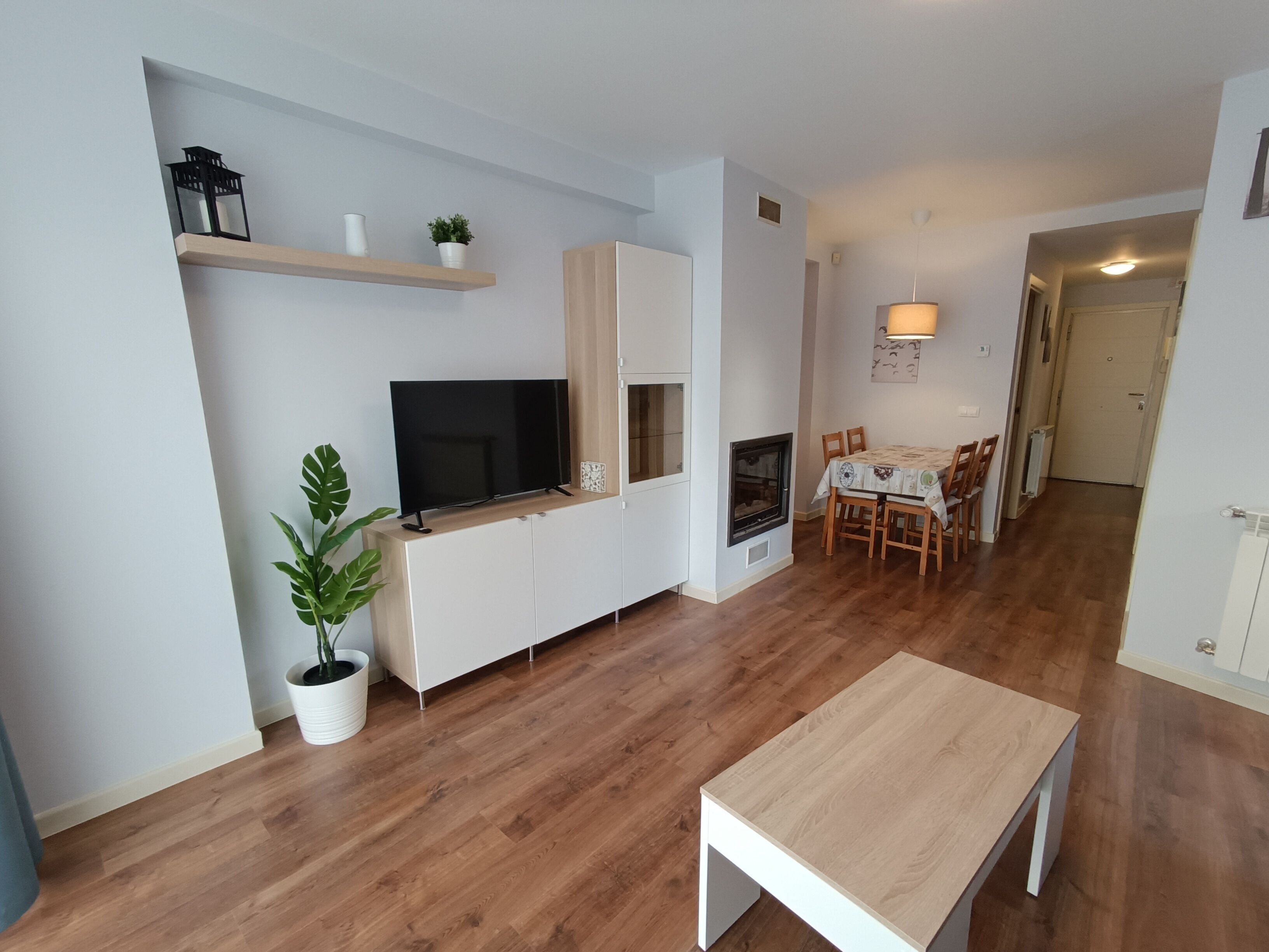 Apartment, 1 Bedroom, Fireplace, City View | Living room