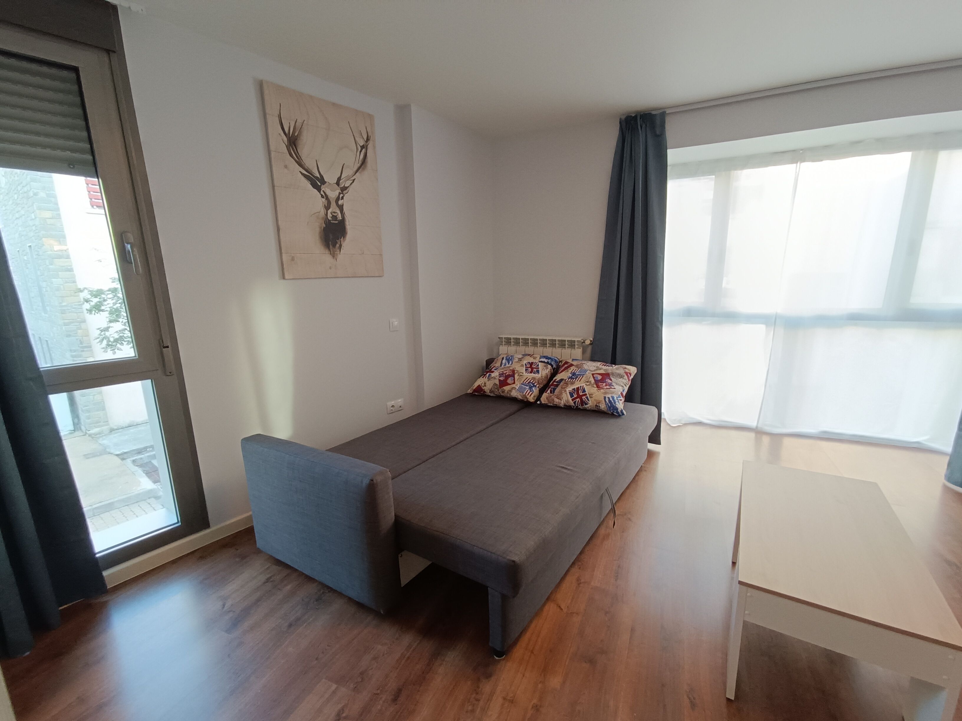 Apartment, 1 Bedroom, Fireplace, City View | Living room