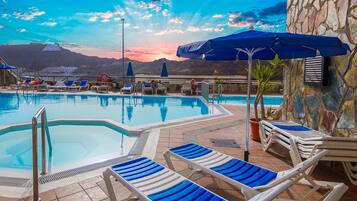 House, 3 Bedrooms, Smoking, Balcony | Pool | Outdoor pool