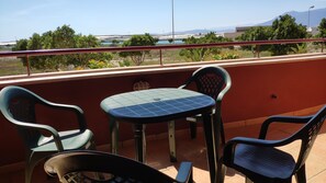Lägenhet - 2 sovrum - tillgänglighetsanpassat - terrass | Restaurang utomhus