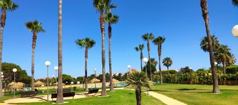 2 Bedroom 2 Bedroom Apartment With Swimming Pool