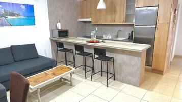 Căn hộ, 2 phòng ngủ, hút thuốc, ban công | Khu phòng khách | Sách