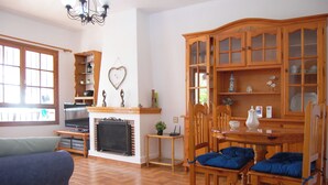House, 2 Bedrooms, Patio, Garden View | Dining - Anchor House 5 min From the sea (Torrevieja)
