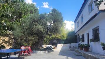 House, 4 Bedrooms, Accessible, Smoking | Bahagian luar