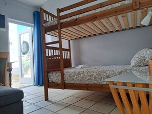 Apartment, 2 Bedrooms, Smoking