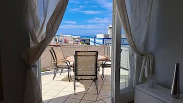 Apartment, 2 Bedrooms, Smoking | Balcony