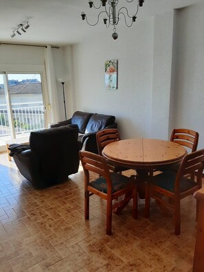 Leilighet, 3 soverom, tilgjengelighetstilpasset, balkong | Innvendig