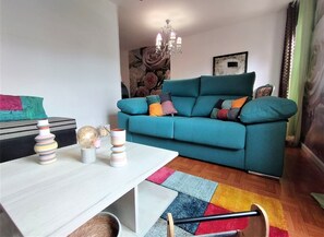 Apartment, 2 Schlafzimmer, Balkon, Gartenblick | Wohnbereich