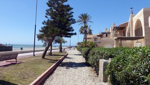 Property grounds - Lovely 2 Bedroom Apartment With Pool (Roquetas de Mar)