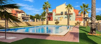 Beach & Pool Av Mancha