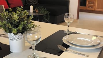 Bungalou, 2 dormitoris, terrassa | Menjador