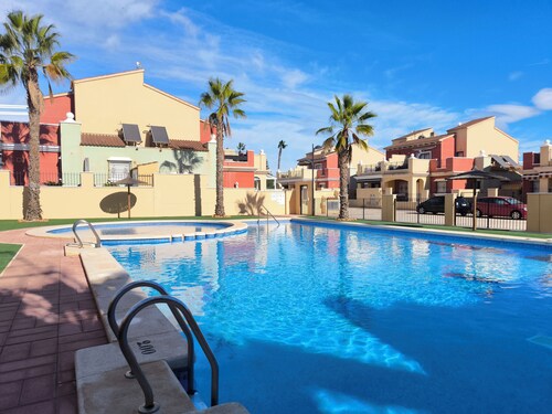 Beach & Pool Av Mancha