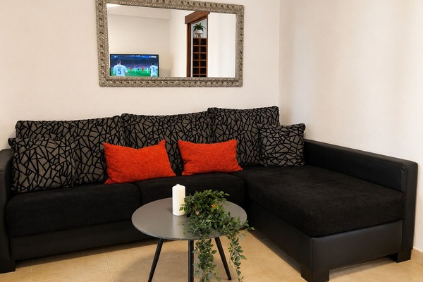 Appartement, 2 slaapkamers, patio | Woonkamer